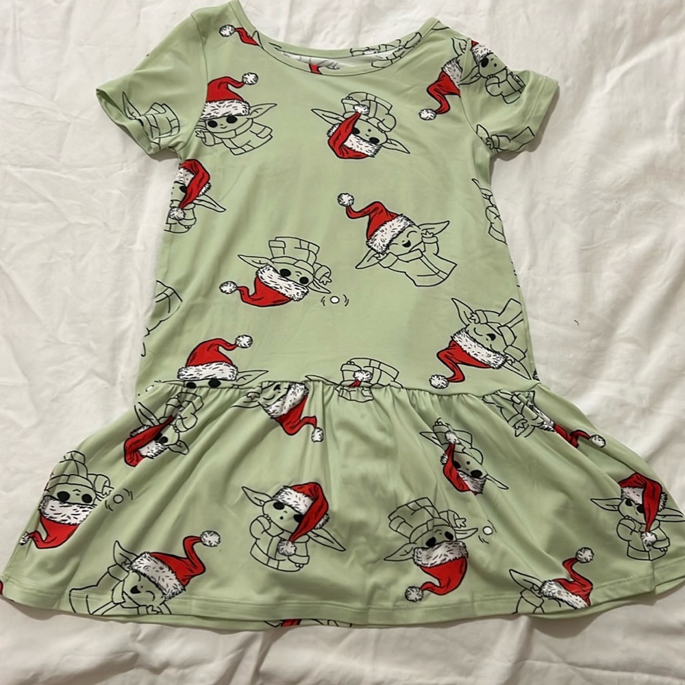 Two pack dress set, baby Yoda Christmas 5/6